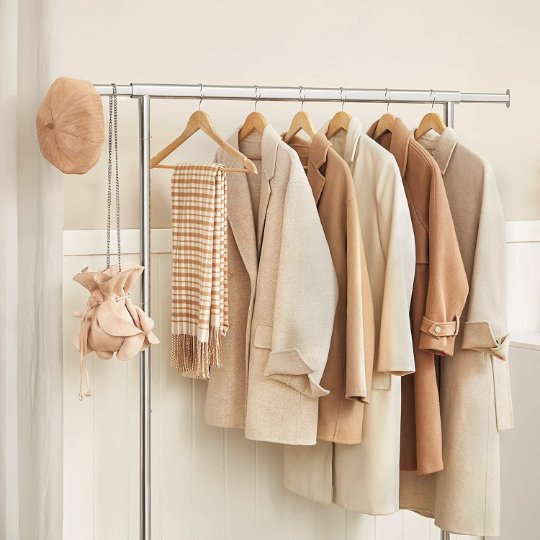 Heavy Duty Clothes Rail Adjustable Metal Chromed Garment Rack, Maximum Capacity 130 Kg, 3.6-4.9ft Long, Chrome